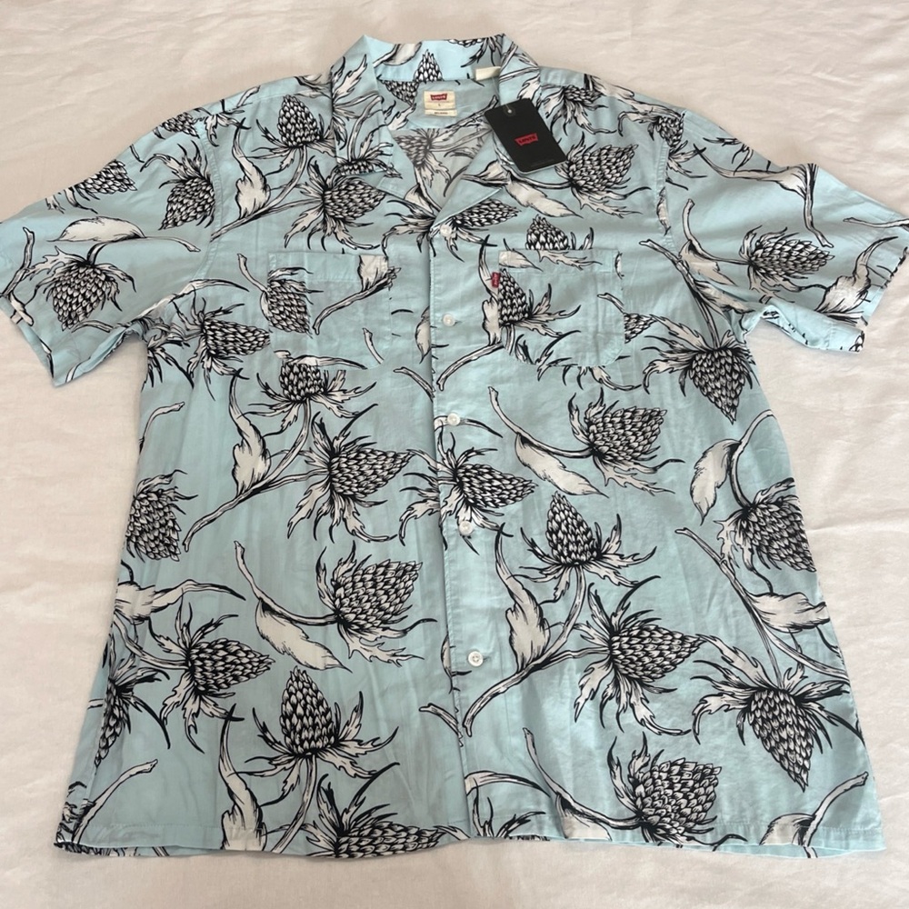 Levi’s Camper Shirt Men’s Size Large Relaxed Short Sleeves Blue Floral NWT